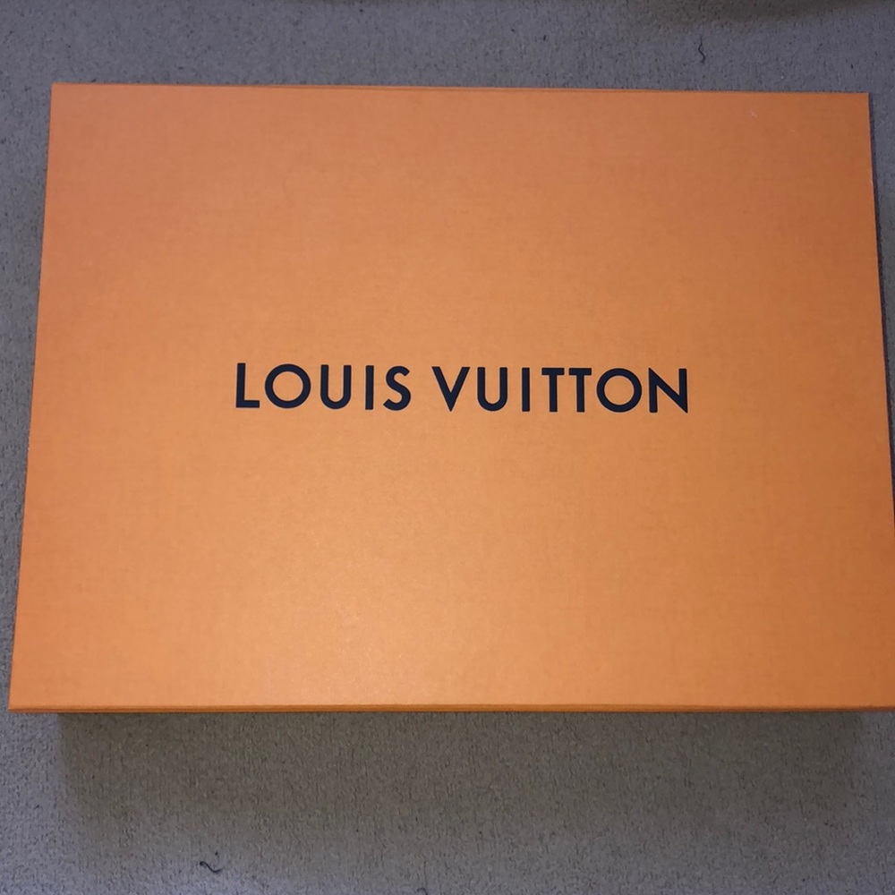 Louis Vuitton box